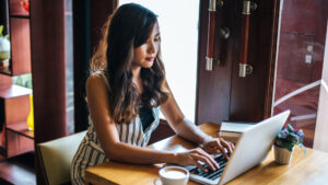 TJM en portage salarial : comment fixer son tarif journalier sans se tromper ?